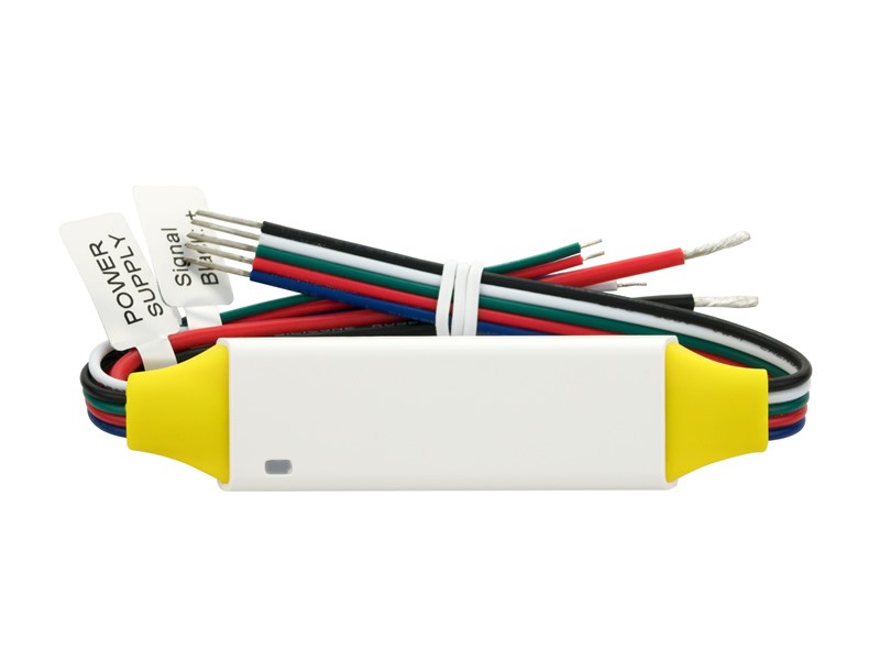 RQ203 专业 RGBW 放大器
